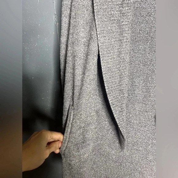 Barefoot Dreams CozyChic in gray Open Circle Cardigan size  Medium - Picture 5 of 8